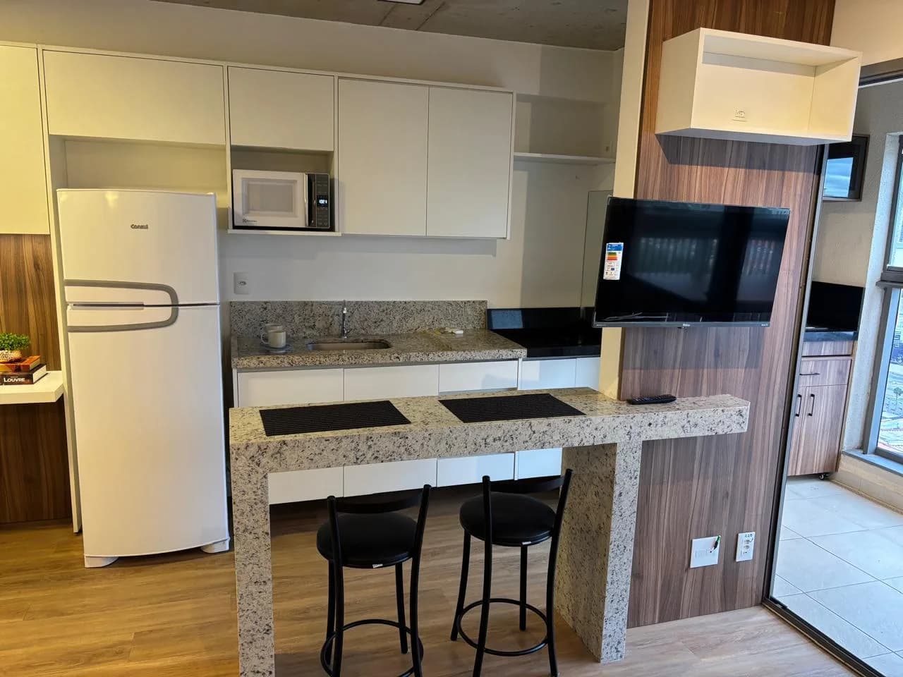Apartamento 1 Quarto Mobiliado No Cambuí, Condomínio Com Piscina e Academia