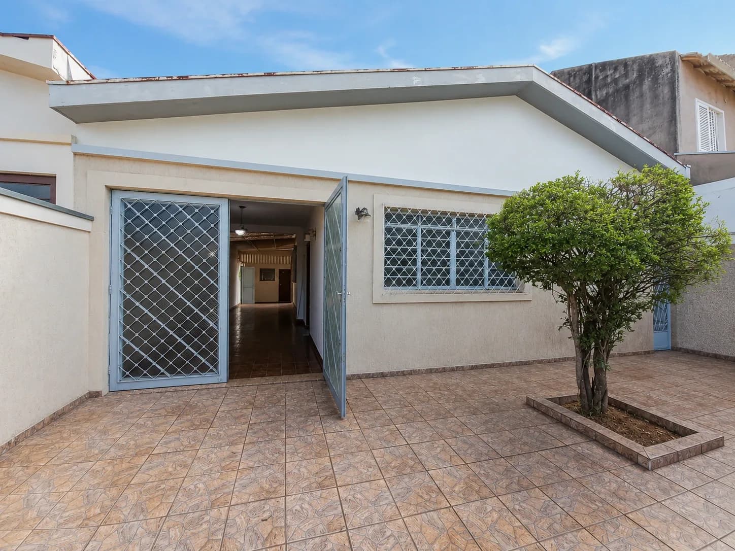 Casa 3 Quartos Em Jardim Eulina Com Edícula e Quintal Amplo