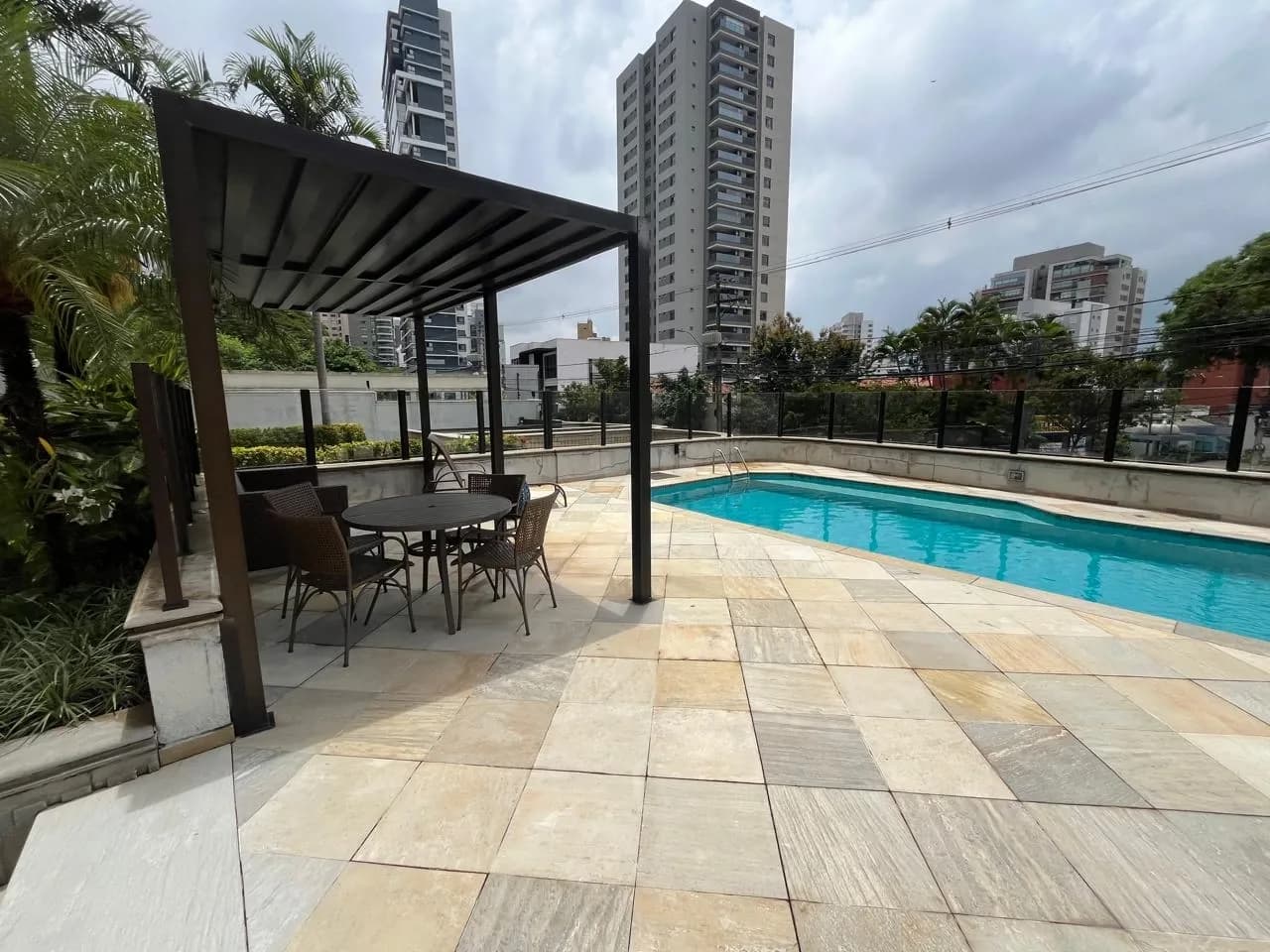Apartamento 3 Suítes No Cambuí Sem Vizinho Lateral, Vista Para Piscina