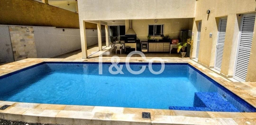 Casa Com Piscina e Suítes No Swiss Park Campinas