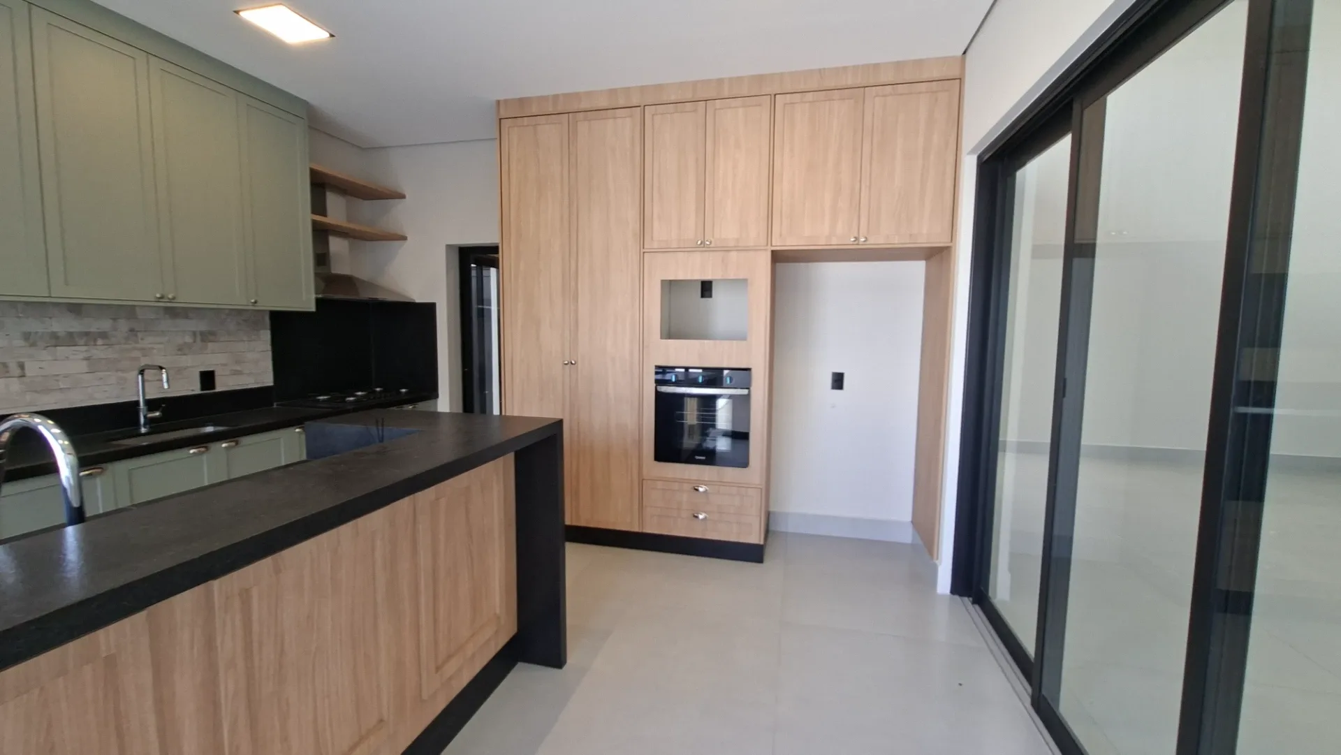 Casa Térrea de Alto Padrão No Condomínio Santorini Club – Paulínia/Sp