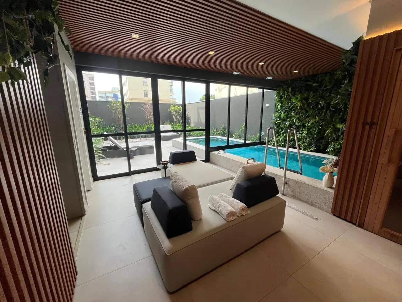 Apartamento À Venda Com 3 Dormitórios No Cambuí Em Campinas