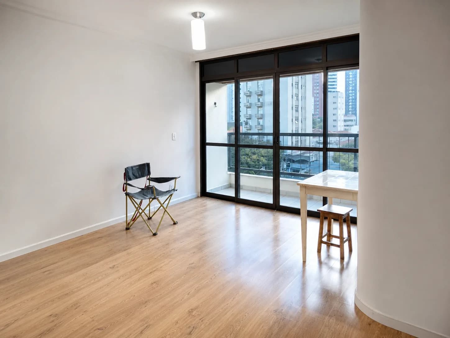 Apartamento À Venda Com 1 Quarto e 1 Vaga No Cambuí - Campinas