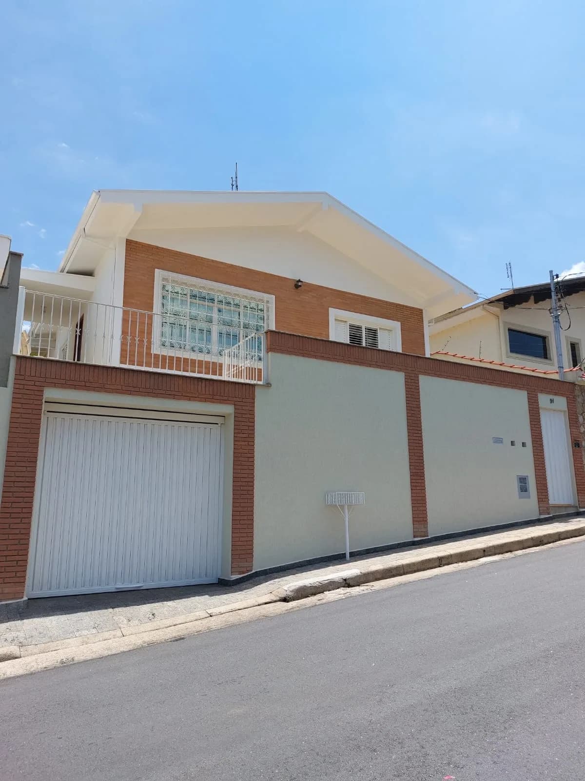 Casa Térrea Com Edícula À Venda, Parque Vivaldi Leite Ribeiro, Poços de Caldas.