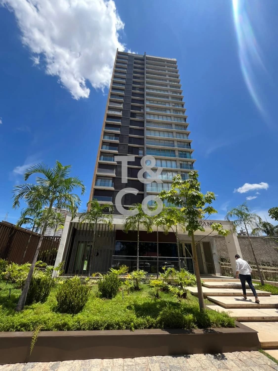 Apartamento 4 Quartos No Cambuí Com 5 Garagens Em Condomínio Completo