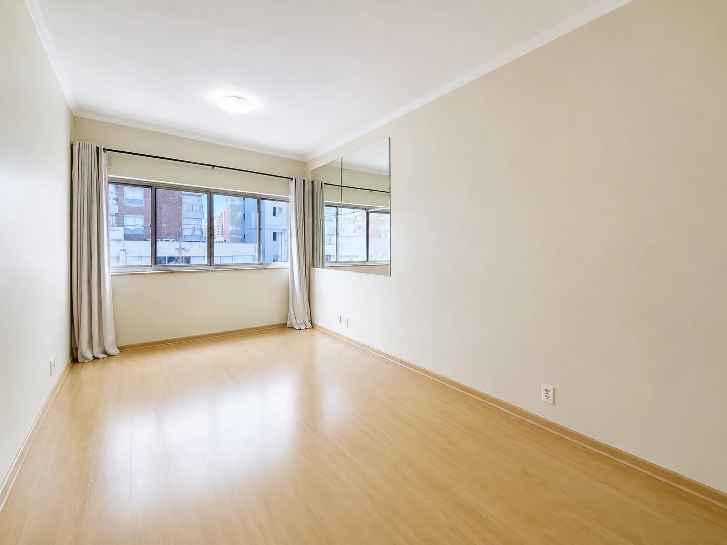 Apartamento Para Alugar No Cambuí, Campinas | 3 Quartos