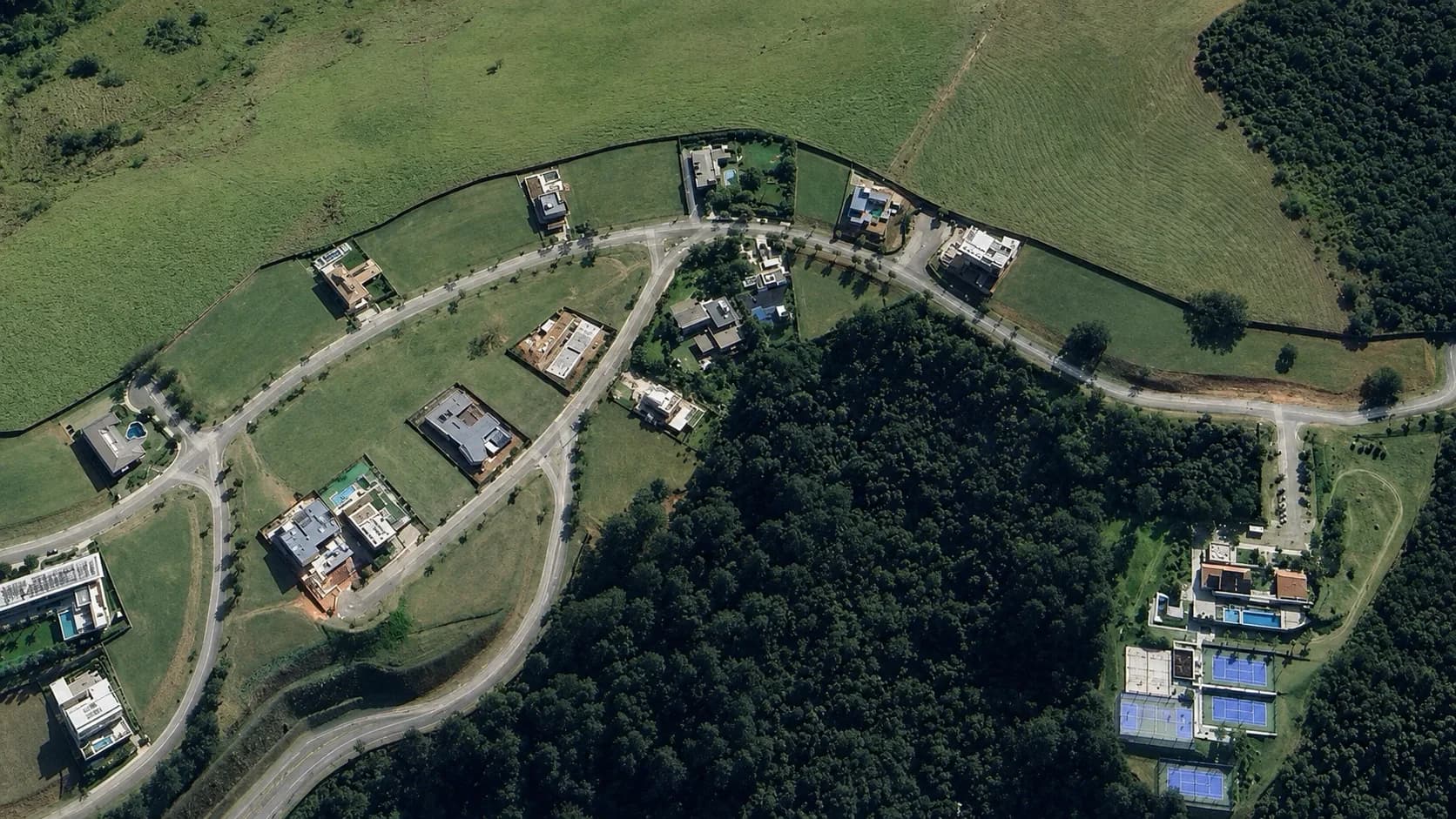 Terreno À Venda No Condomínio Fazenda Dona Carolina | Itatiba/Sp | Alto Padrão