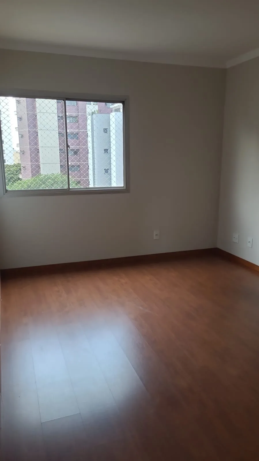 Apartamento 3 Quartos Em Cambuí Com 2 Banheiros e Garagem