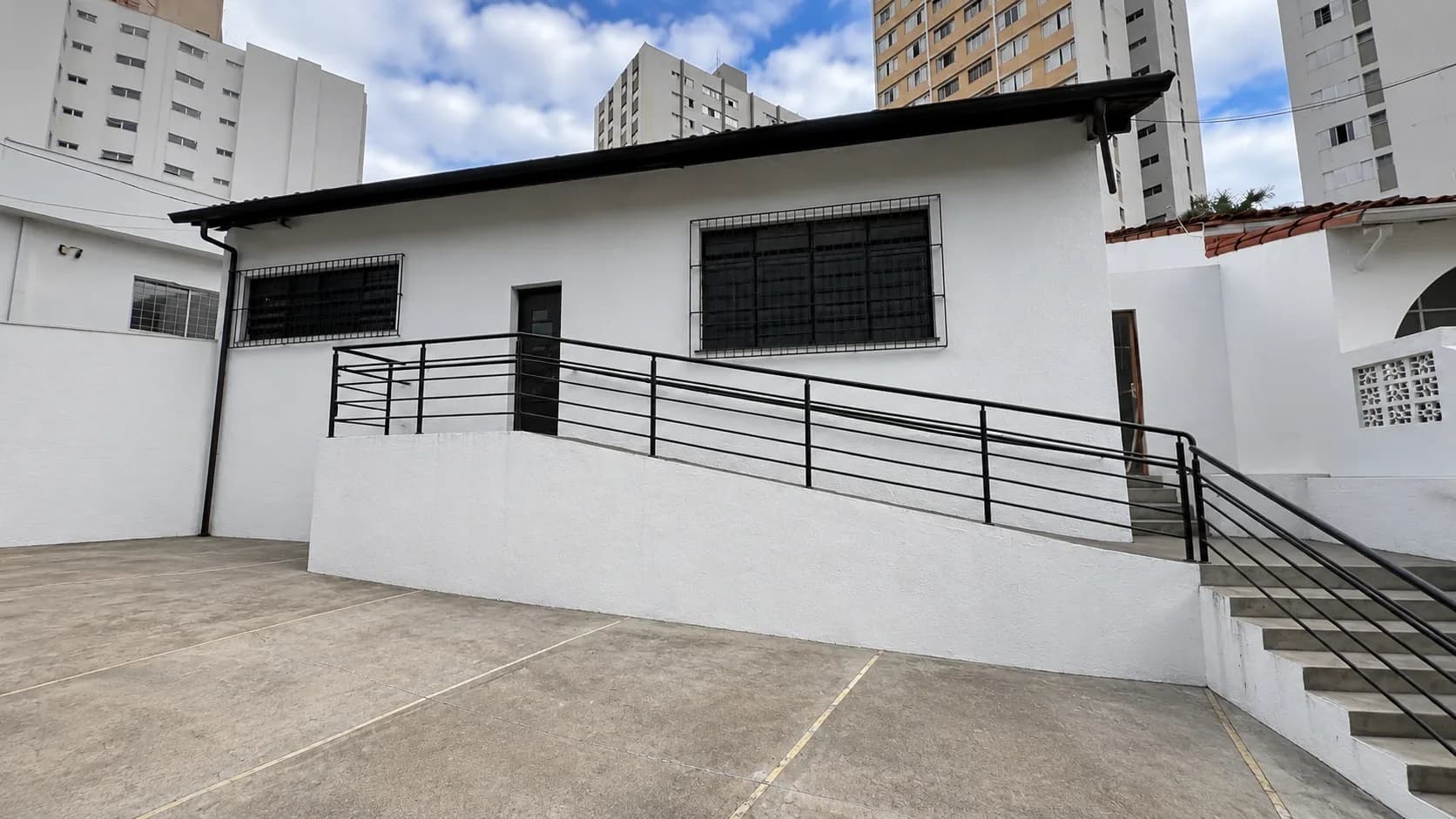 Casa Comercial Para Locação No Bosque | 142m² | 5 Vagas