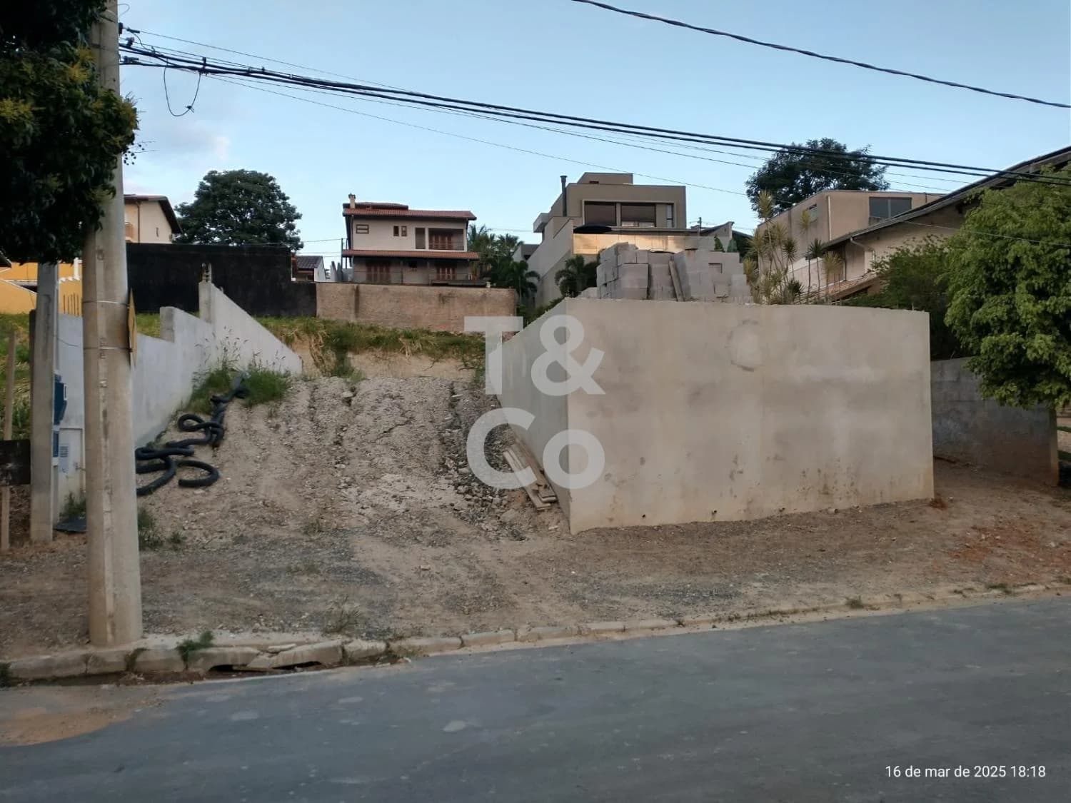 Terreno À Venda No Caminhos de San Conrado, Sousas, Campinas.