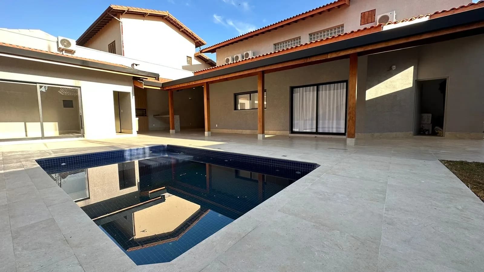 Piscina - Sobrado 4 Suítes Em Paulínia, Jardim de Itapoan, Novo e Pronto Para Morar