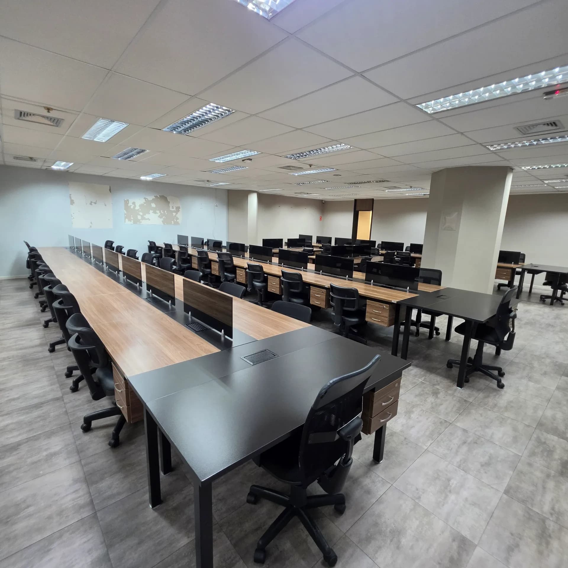 Sala Comercial Mobiiliada Para Locação