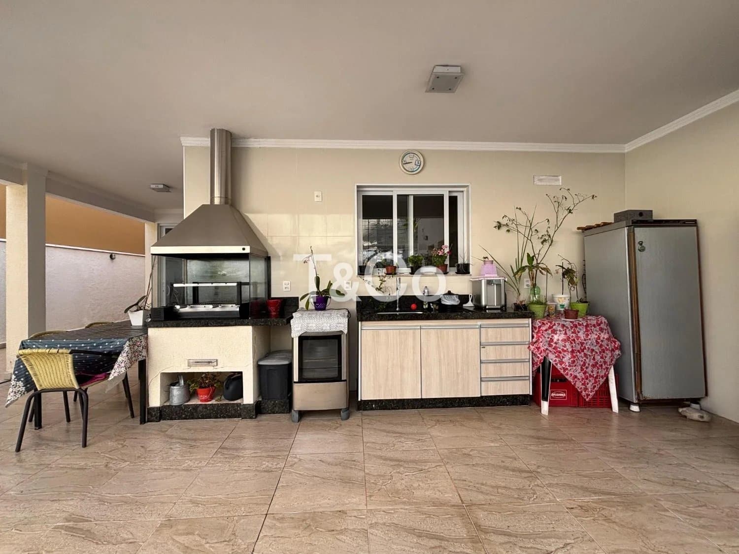 Casa Com Piscina e Suítes No Swiss Park Campinas