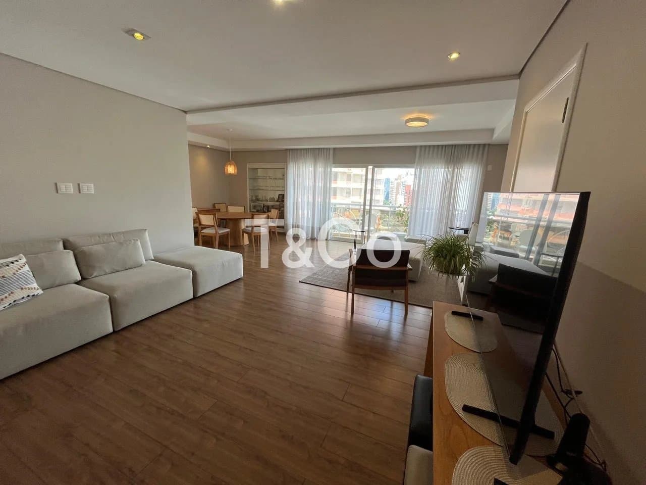 Apartamento 2 Suítes No Cambuí Com 3 Garagens Cobertas