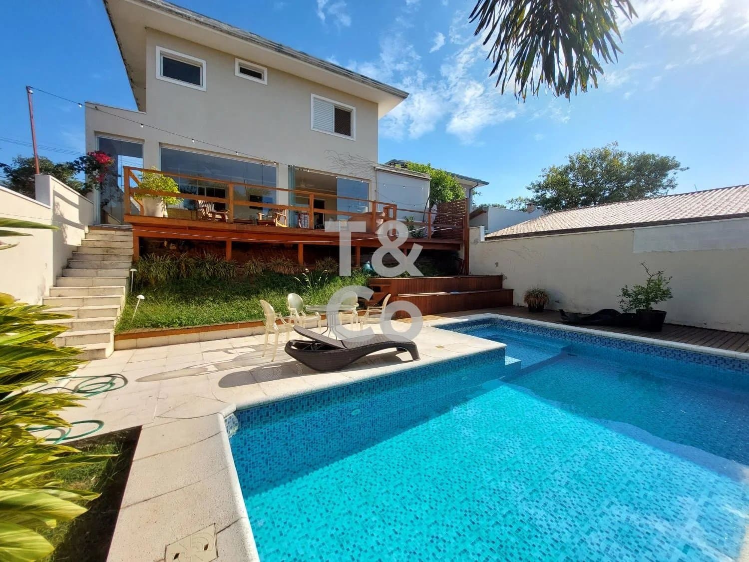 Casa Com Vista e Varanda Gourmet À Venda No São Conrado, Sousas