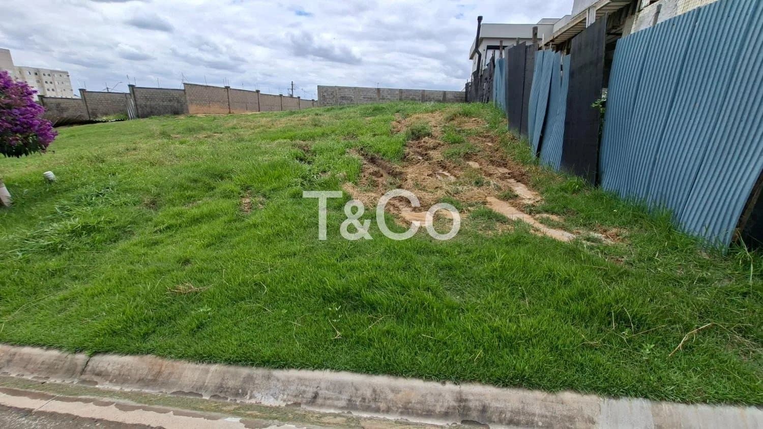 Terreno 300m² Em Paulínia, Pronto Para Construir Em Condomínio Com Academia