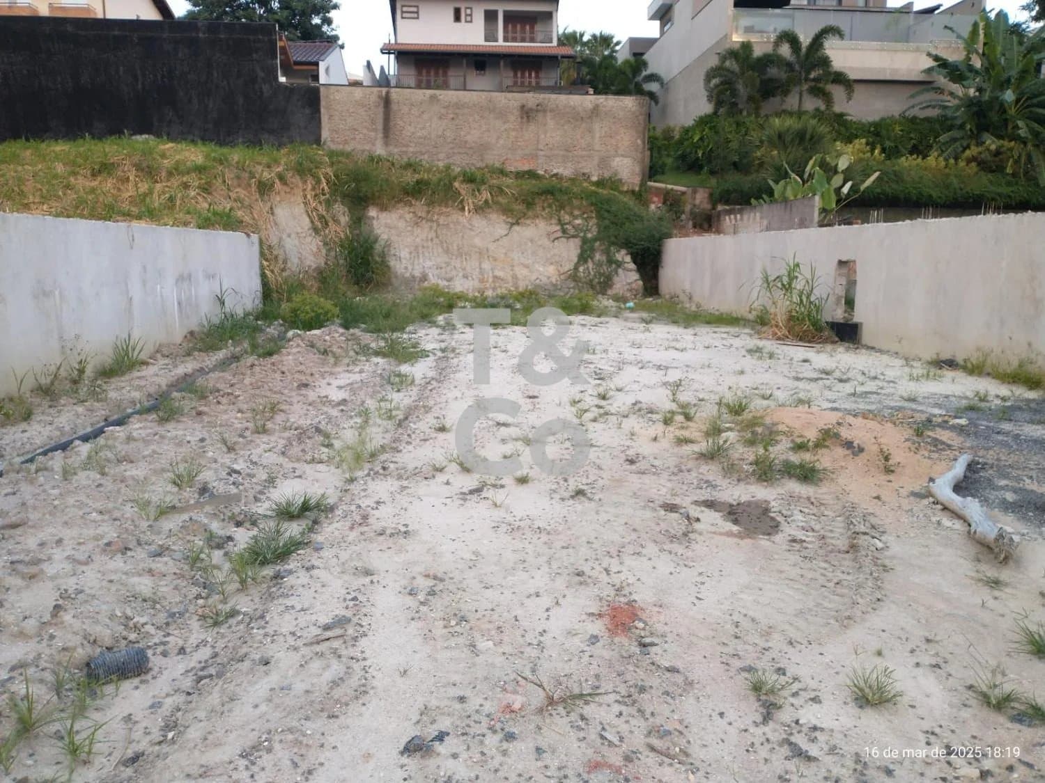 Terreno À Venda No Caminhos de San Conrado, Sousas, Campinas.