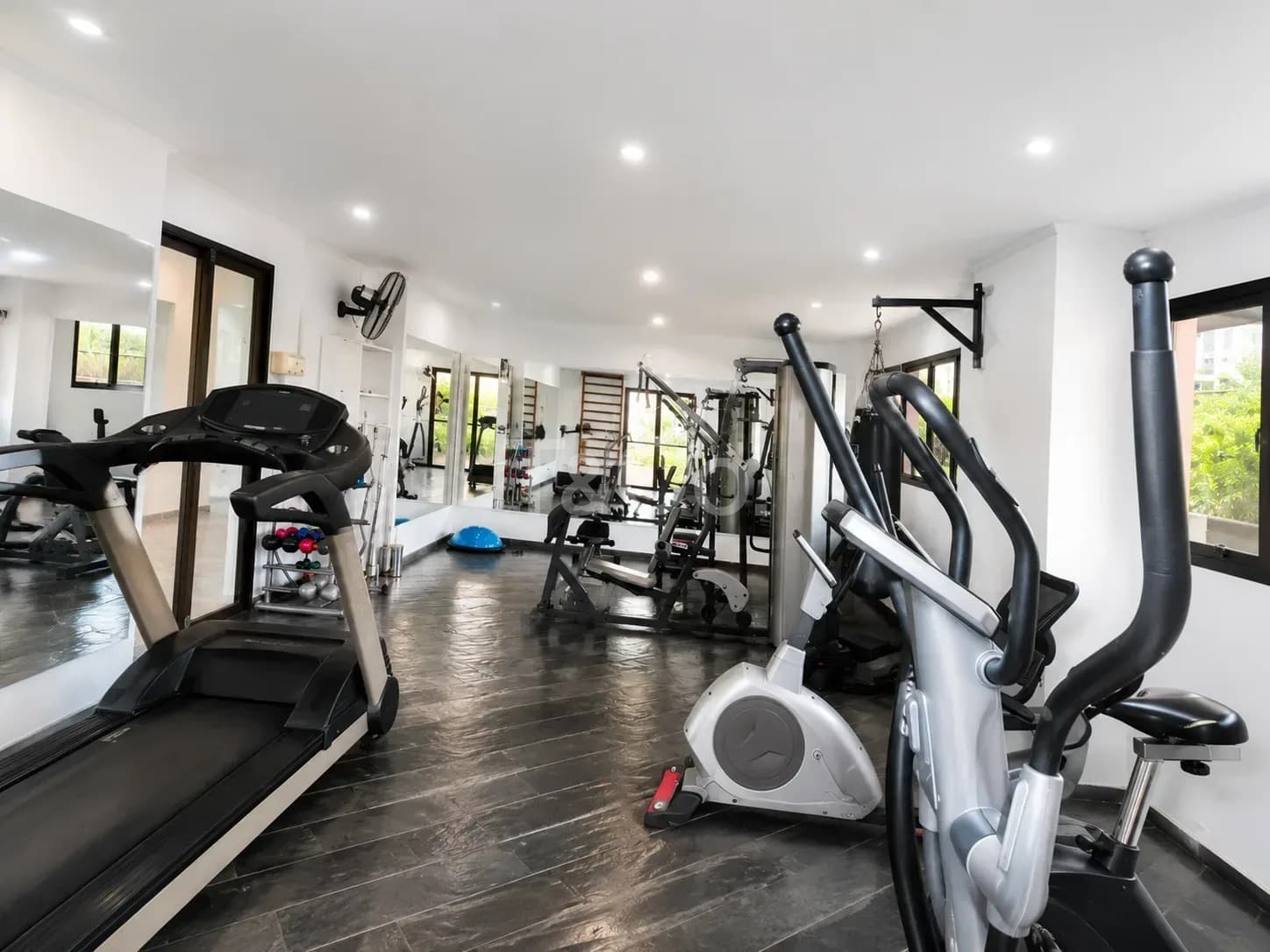 Apartamento 3 Quartos Em Cambuí, Vista Para A Cidade, Andar Alto