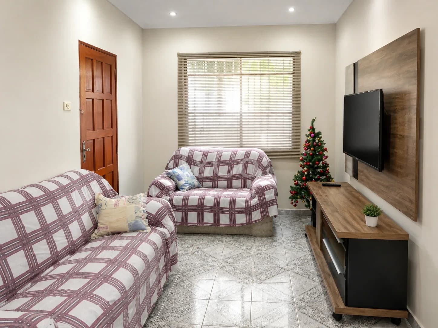 Casa Térrea Com 3 Dormitórios, Suíte e Edícula No Swift – Excelente Potencial Para Retrofit