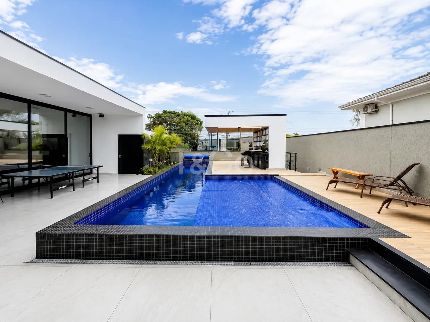 Casa 4 Quartos Em Condomínio Alphaville Com 8 Garagens e Piscina Aquecida — foto 4