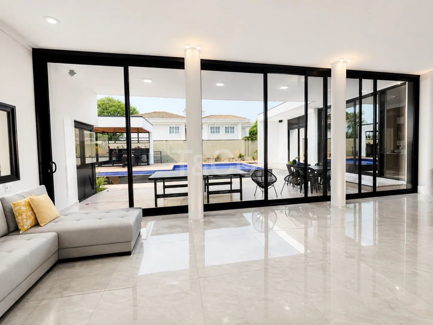 Casa 4 Quartos Em Condomínio Alphaville Com 8 Garagens e Piscina Aquecida