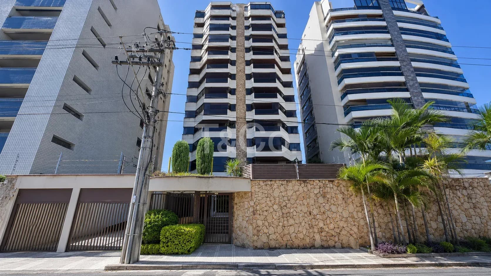 Apartamento 3 Quartos No Cambuí, Com Vista Para Piscina do Tênis Clube, Semi Mobiliado e Pronto Para Morar