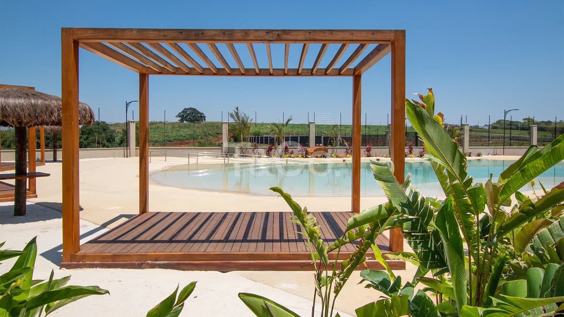 Casa Térrea de Alto Padrão No Condomínio Santorini Club – Paulínia/Sp