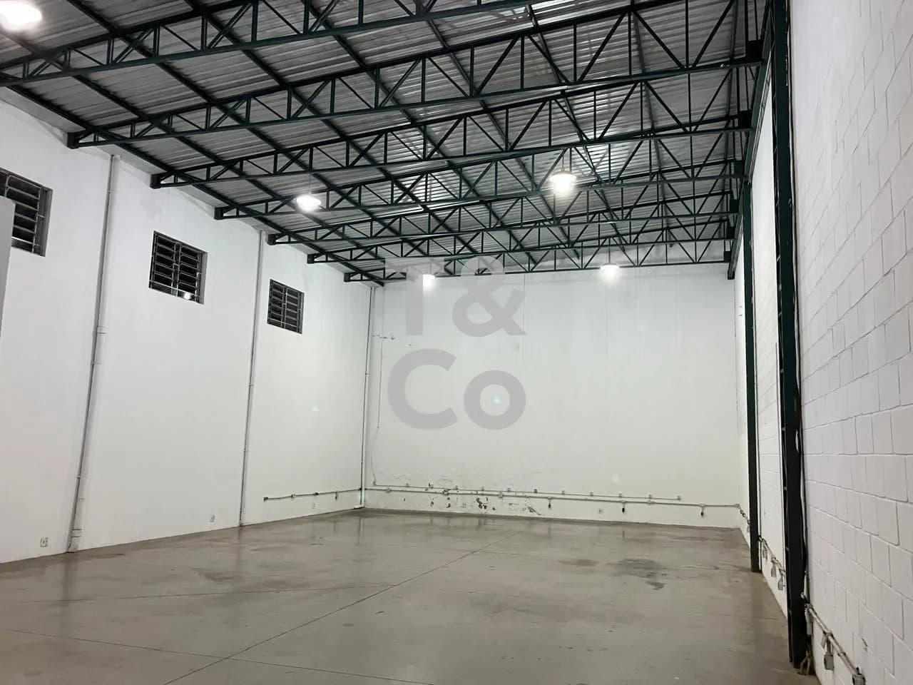 Prédio no Parque Via Norte