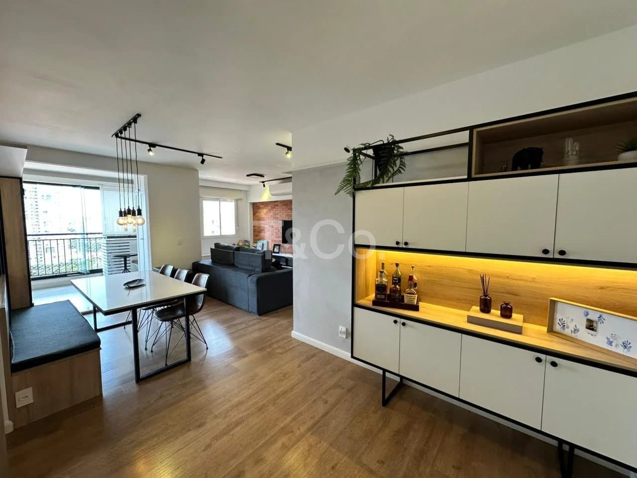 Apartamento 2 Quartos Com 2 Garagens No Taquaral, Living Celebration