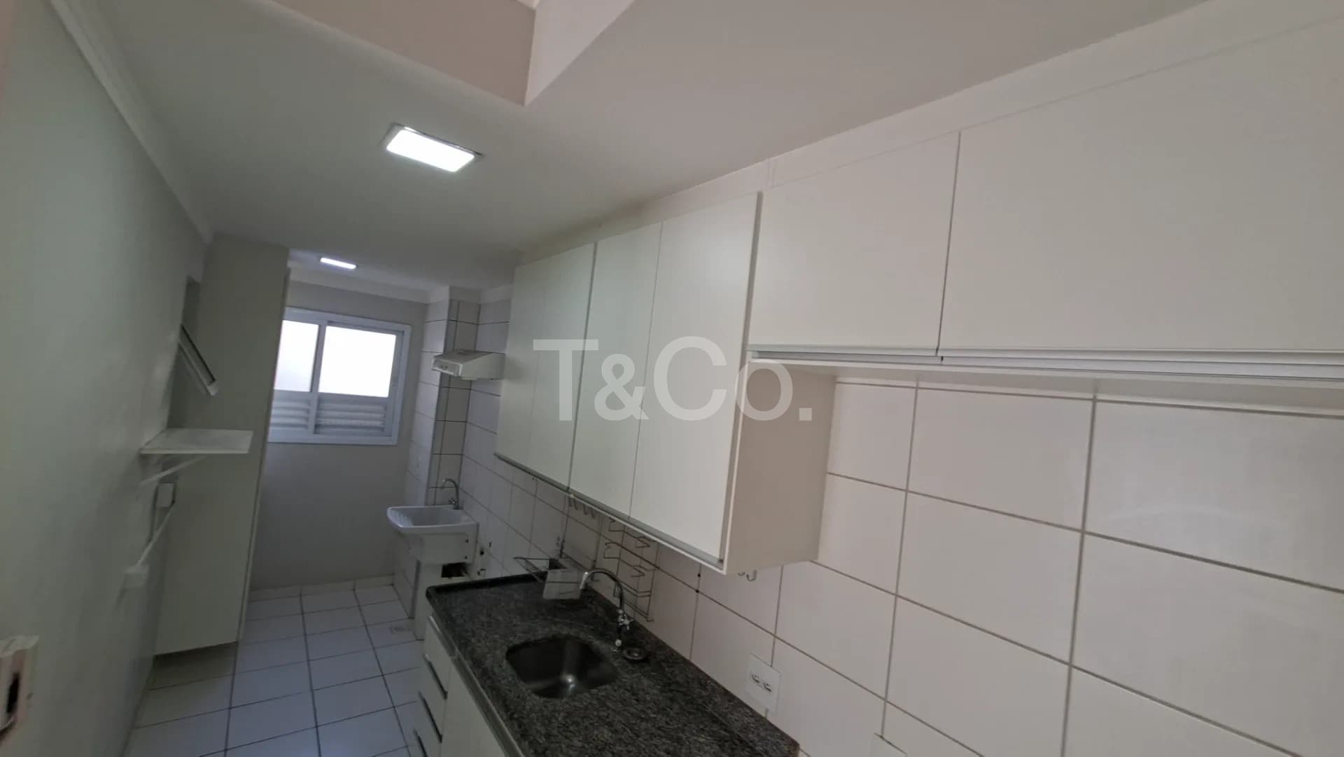Apartamento de 3 Dormitórios Com Suíte e 2 Vagas - Condmínio Completo — foto 3
