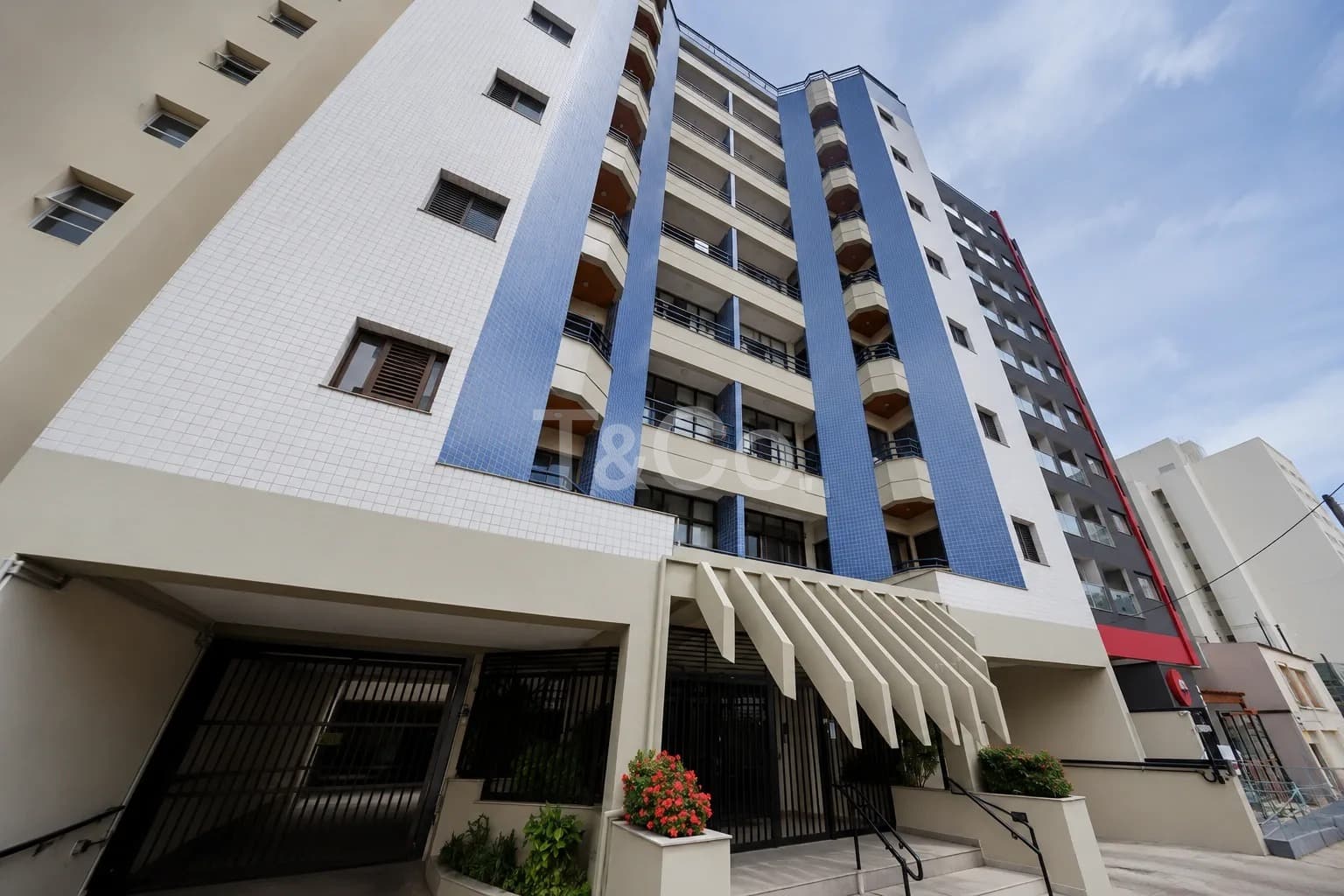 Cobertura 3 Quartos Em Condomínio No Bosque Com 2 Garagens Cobertas