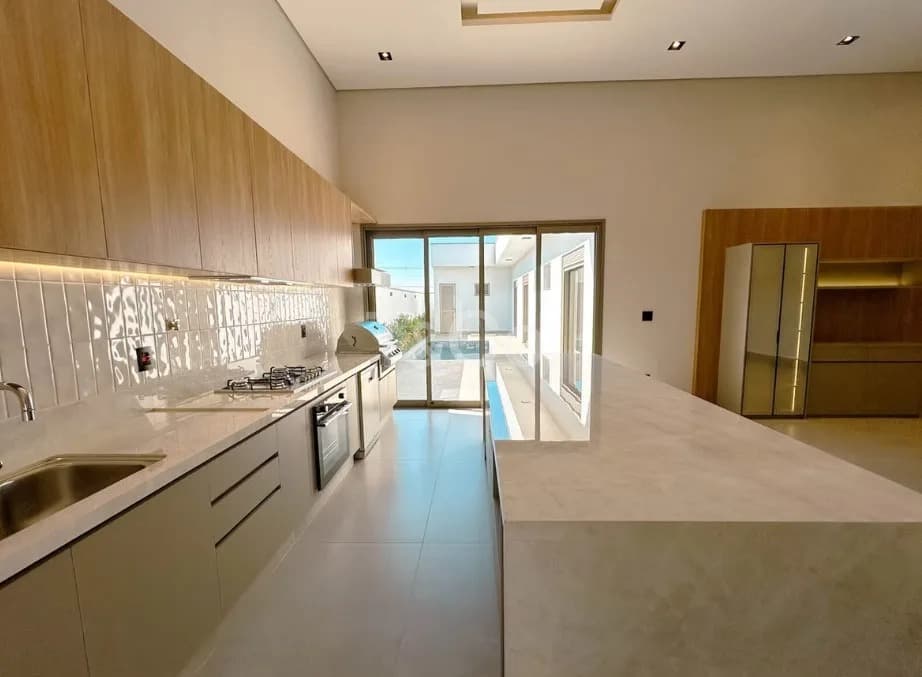 Casa Sofisticada Com 3 Suítes, Piscina e Ambientes Integrados No Condomínio Santorini – Paulínia