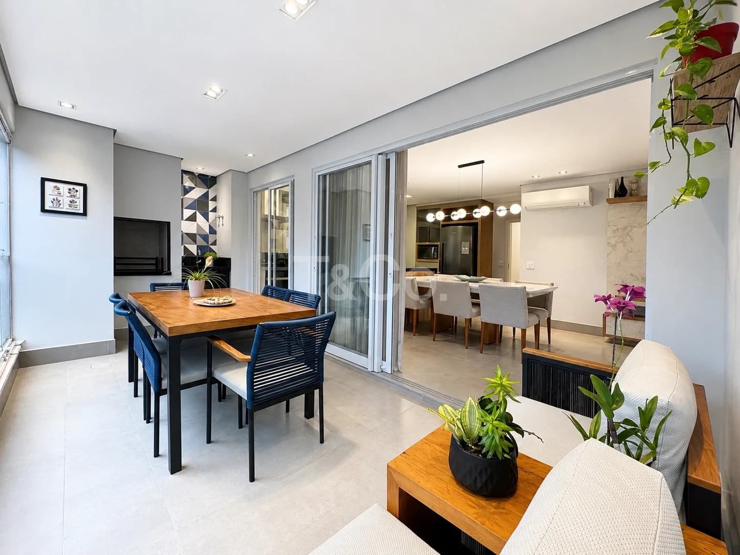 Apartamento Mobiliado Com 3 Suítes No Taquaral Com 2 Vagas Cobertas