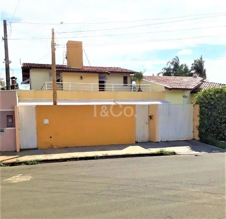 Casa 3 Suítes Em Artur Nogueira Com Piscina e 6 Vagas
