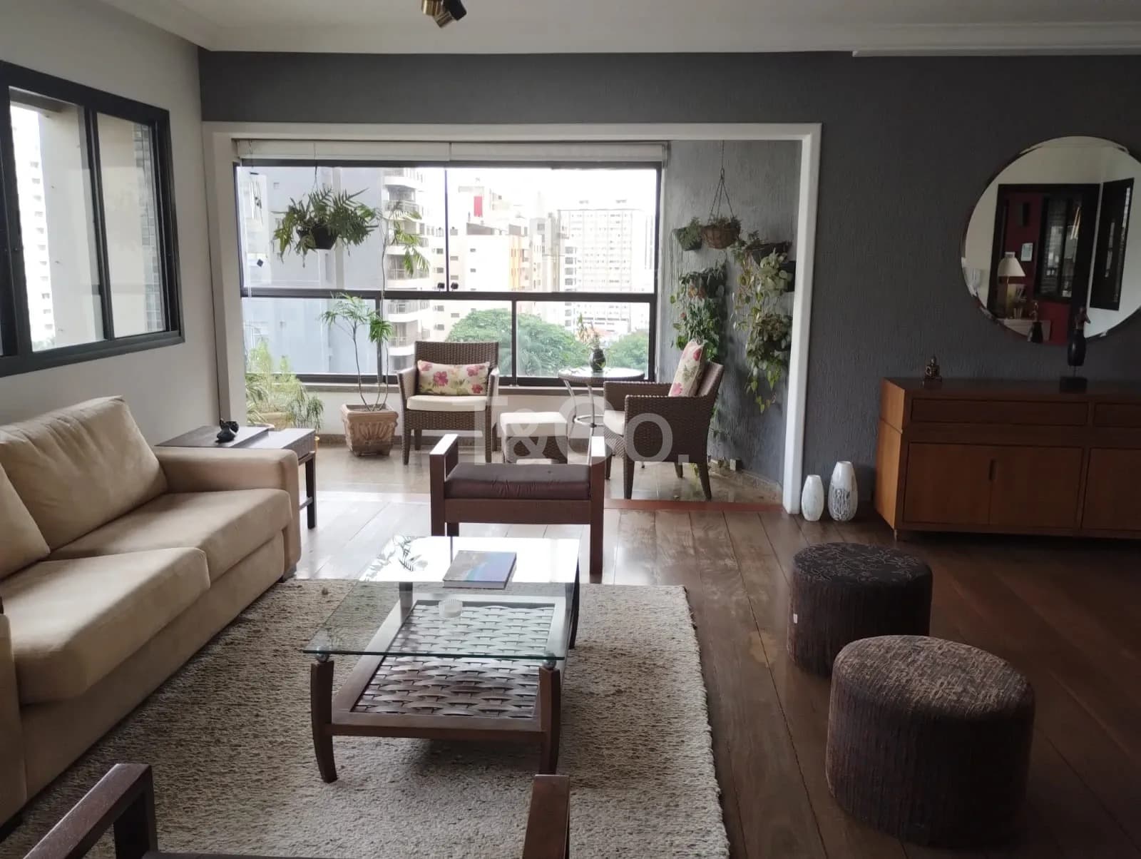 Apartamento 4 Quartos No Cambuí, Reformado.