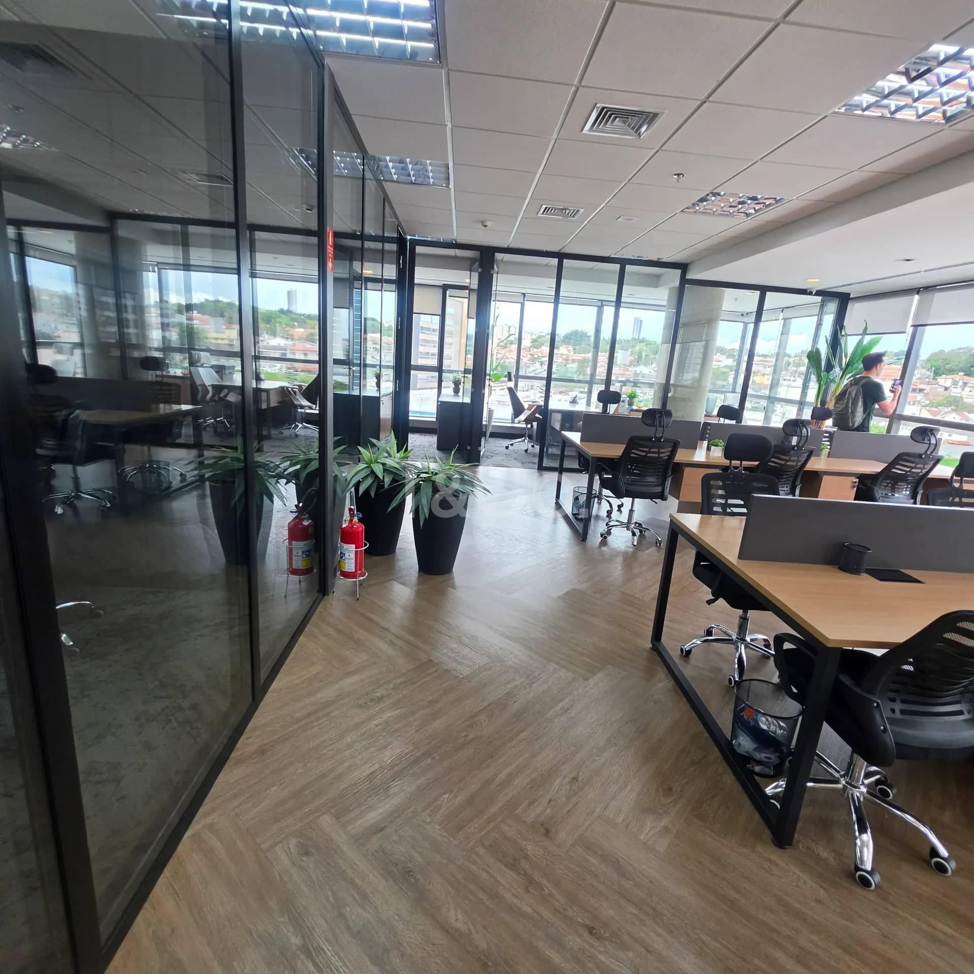 Sala Comercial Cambui Mobiliada