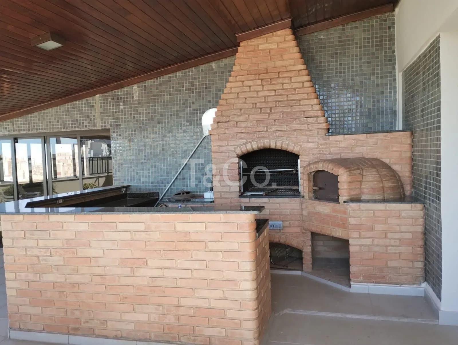 Apartamento 4 Quartos No Cambuí, Reformado Em 2025, Andar Alto