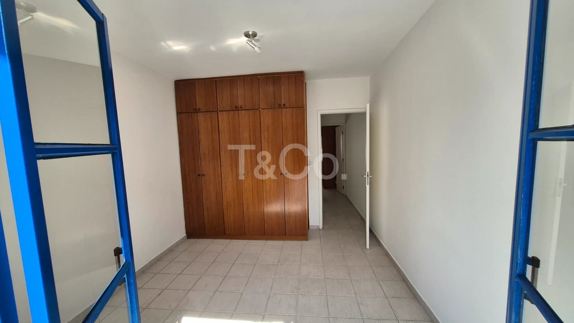 Casa 2 Quartos Ao Lado do Metrô Com Vaga Coberta e Espaço Para Escritório