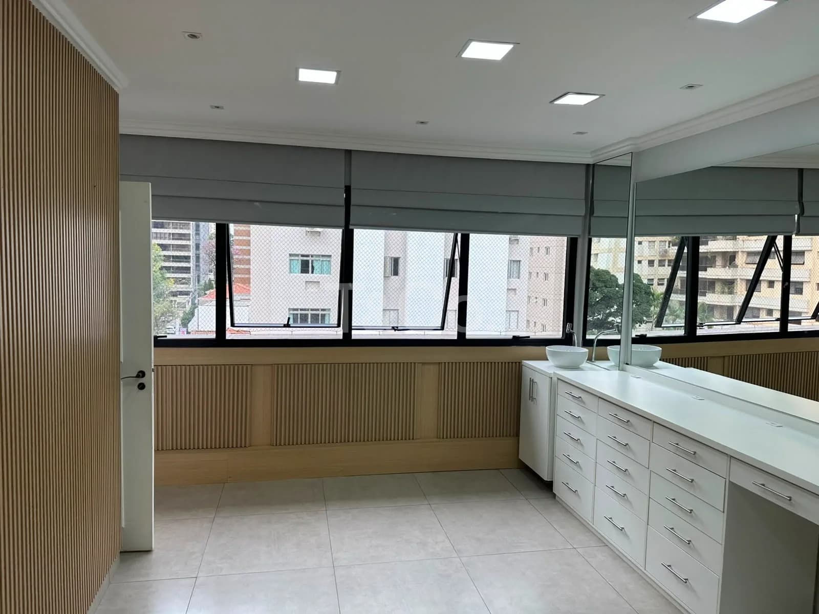 Sala Comercial 3 Salas Em Cambuí, Reformada 2026 Com 2 Banheiros — foto 4