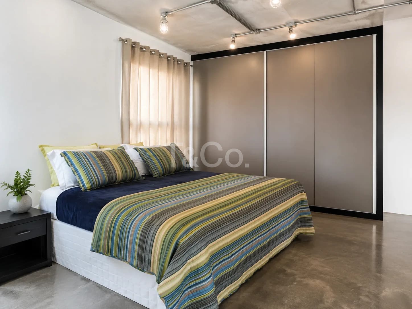 Apartamento 1 Quarto Em Cambuí, Mobiliado, 2 Vagas Cobertas — foto 4
