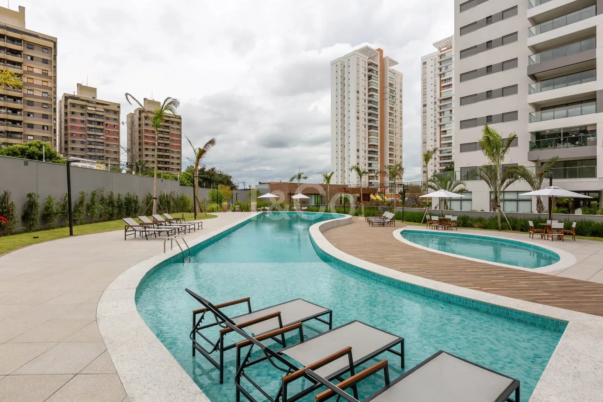 Apartamento 3 Suítes No Taquaral Com Sacada Envidraçada.