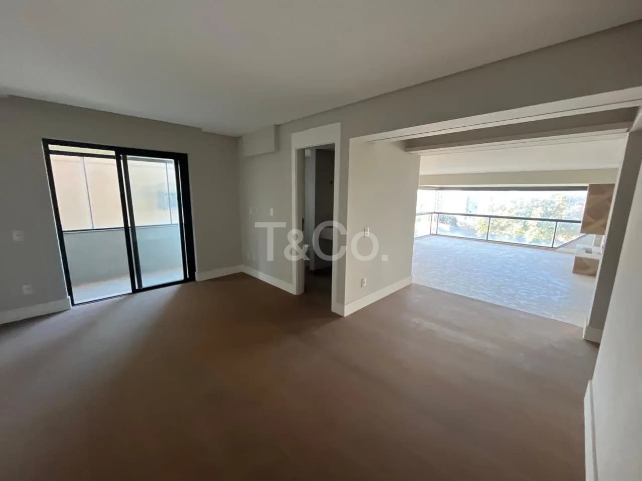 Apartamento 3 Suítes No Cambuí Com 297m² e Sem Vizinho Lateral — foto 4