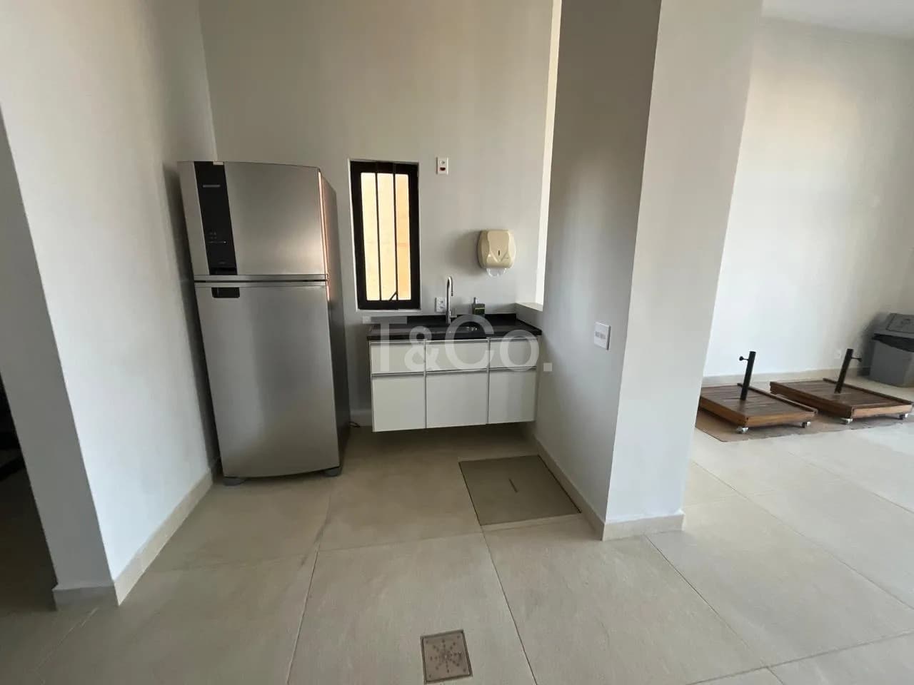 Apartamento 3 Suítes No Cambuí Com 297m² e Sem Vizinho Lateral