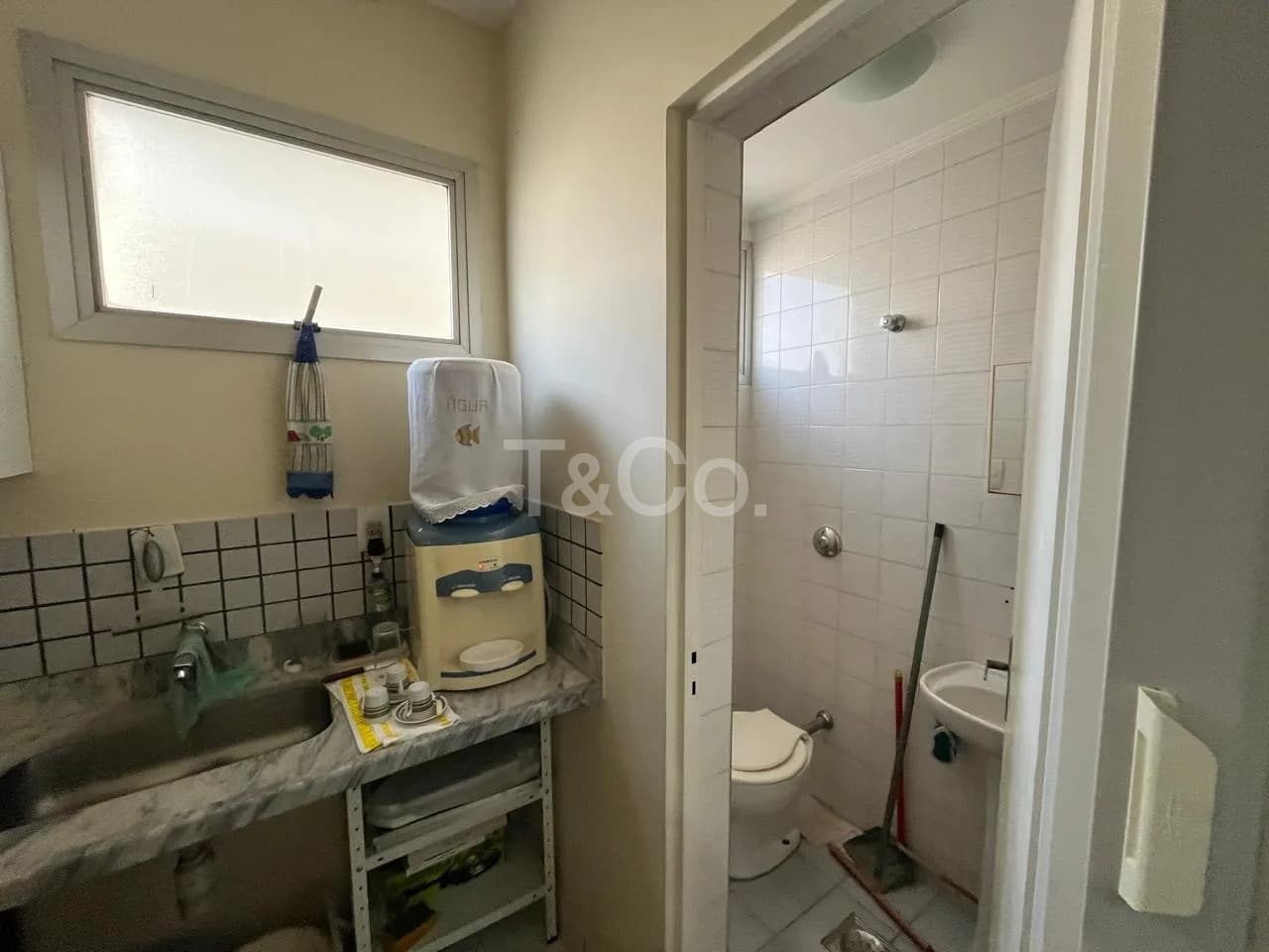 Sala Comercial 2 Ambientes No Centro Com 2 Garagens Cobertas