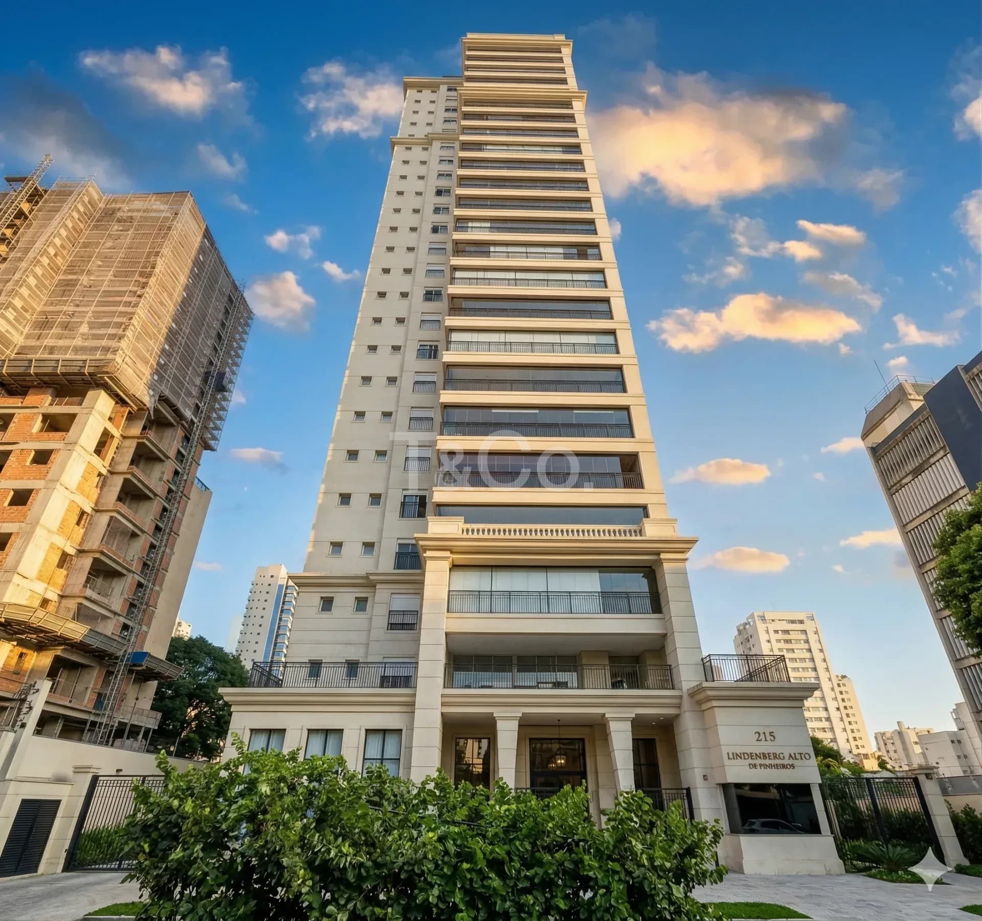 Apartamento À Venda Com 3 Dormitórios No Cambuí Em Campinas
