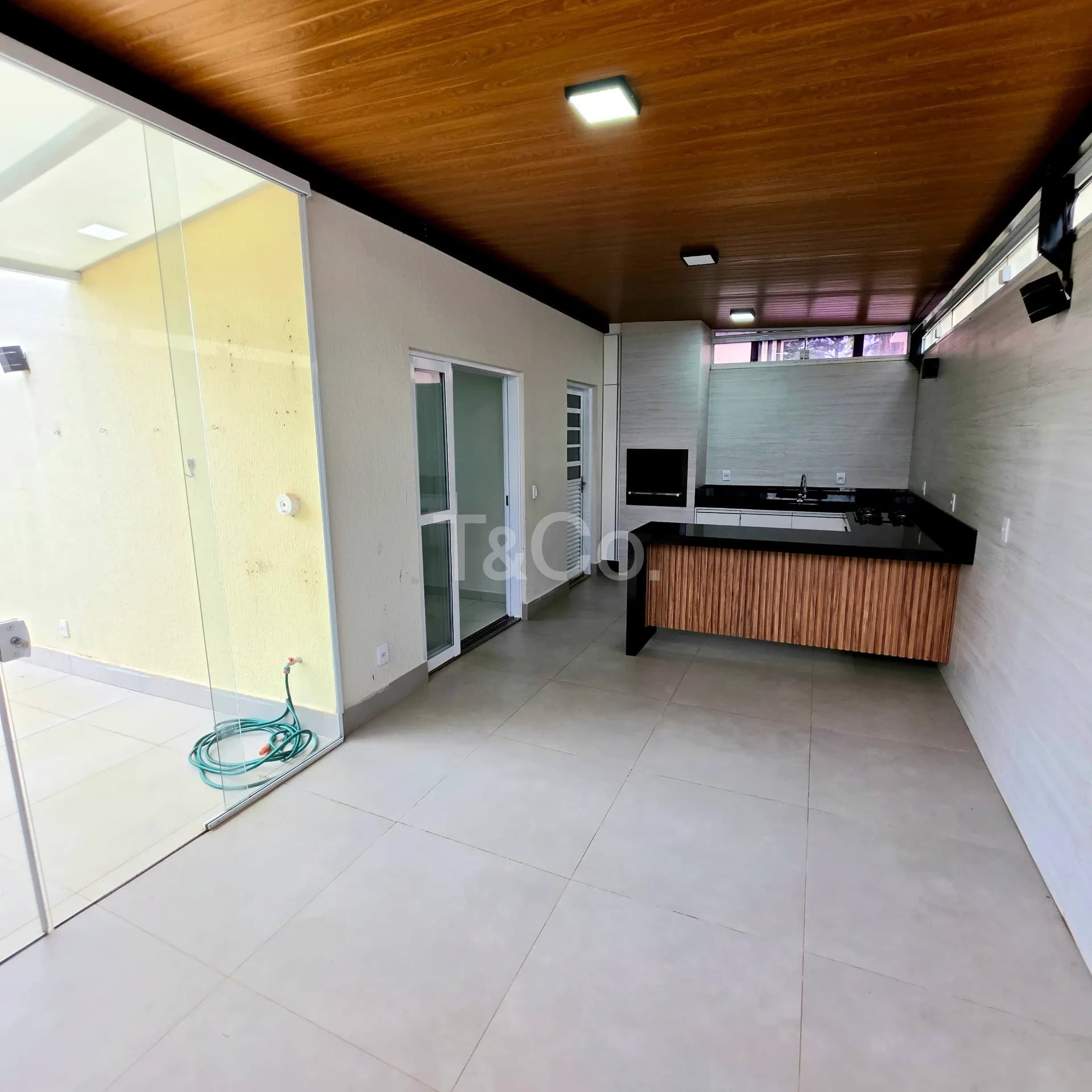 Casa 3 Quartos Em Condomínio Fechado Na Chácara Primavera, Pronta Para Morar