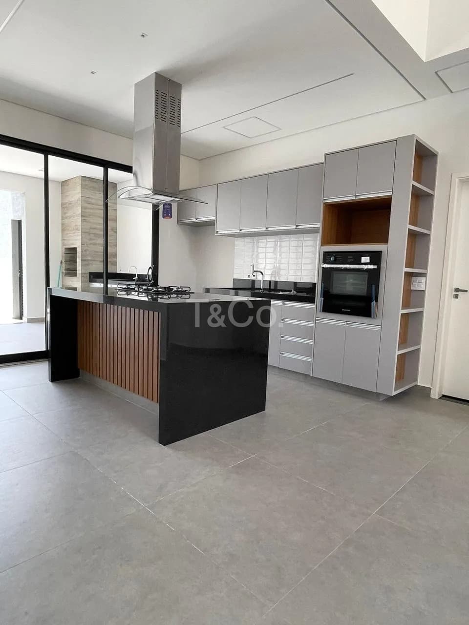 Casa Térrea de Luxo À Venda No Condomínio Residencial Royal Garden Com Planejados Completos