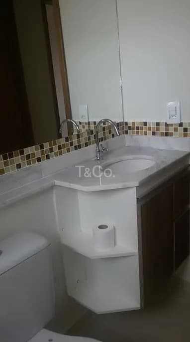 Apartamento de 2 Dormitórios Com Vagas de Garagem e Sacada — foto 4