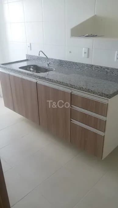Cozinha - Apartamento de 2 Dormitórios Com Vagas de Garagem e Sacada