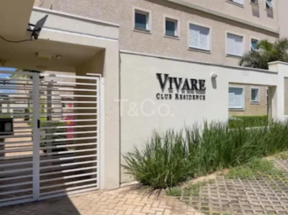 Apartamento de 2 Dormitórios Com Vagas de Garagem e Sacada